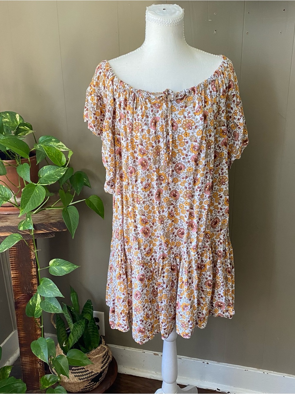 Cynthia Rowley boho autumn floral peasant mini dress elastic tie scoop neck